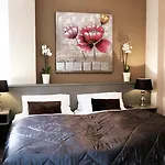Hotel Lux