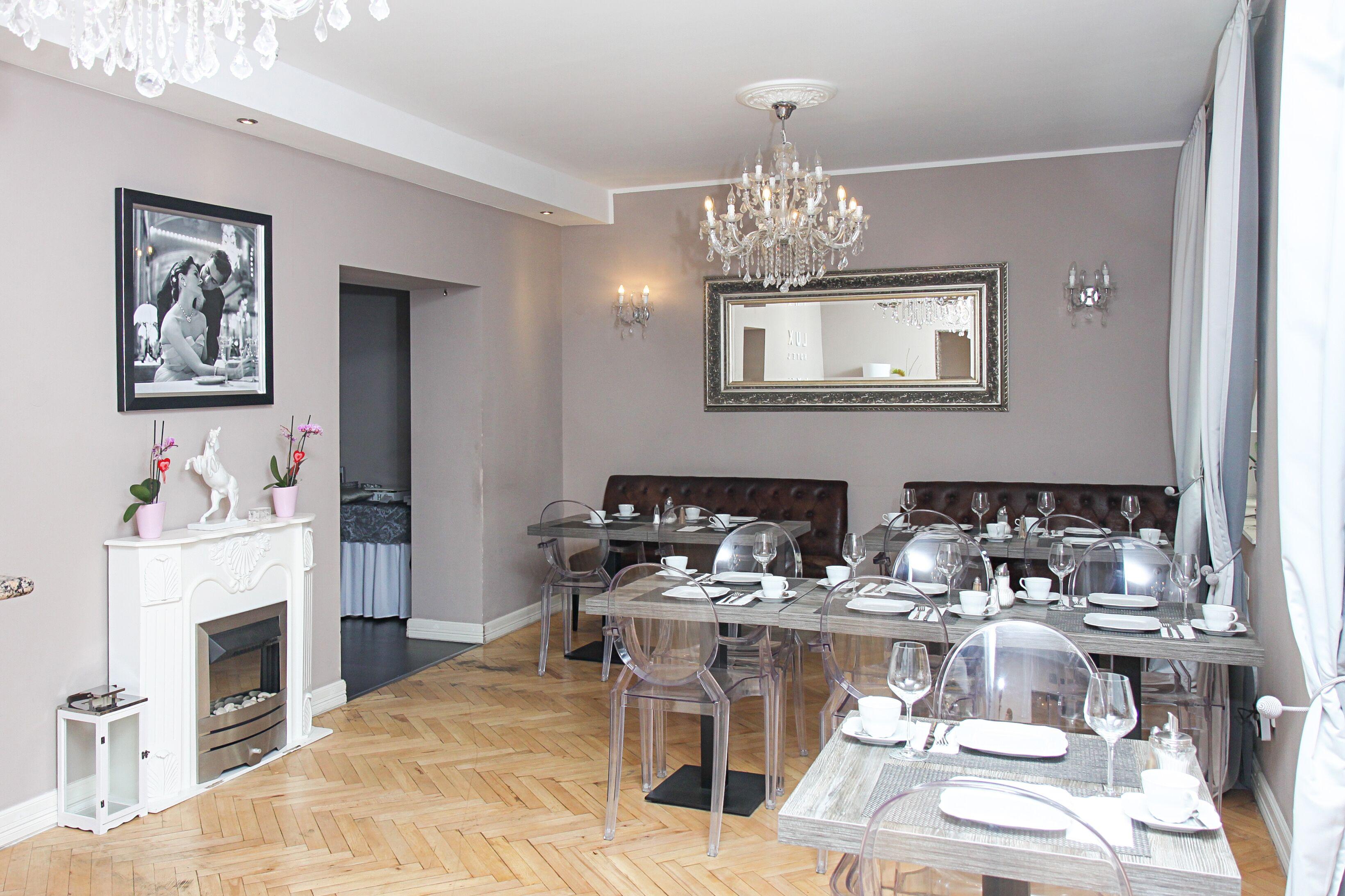 Lux 3*