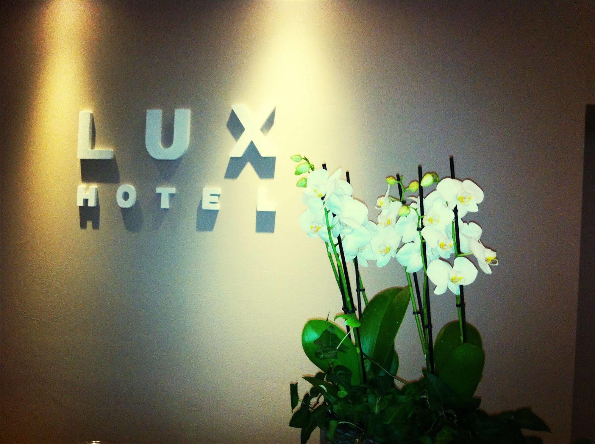 Lux Hotel 3*